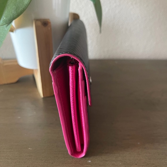 ✨AUTHENTIC✨ Louis Vuitton Black Clutch with Pink Trim -FULL SET❗️ - Picture 8 of 9